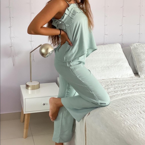 Susan Set - Picture 3 of 3